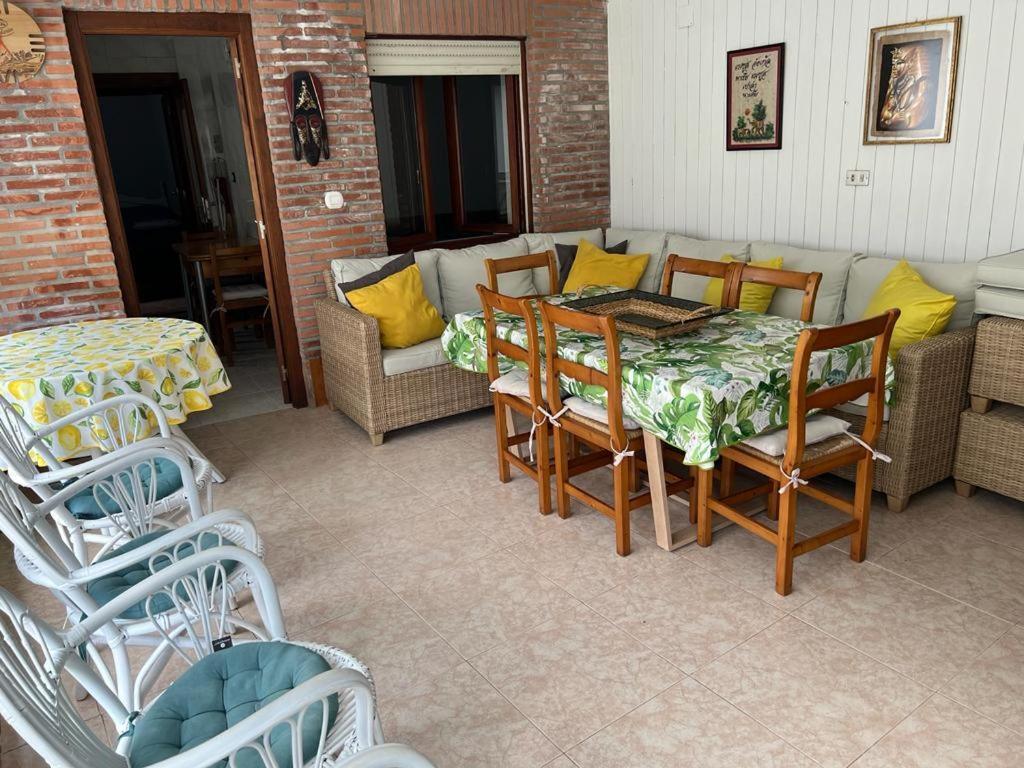 Casa En Laredo Villa Exteriör bild